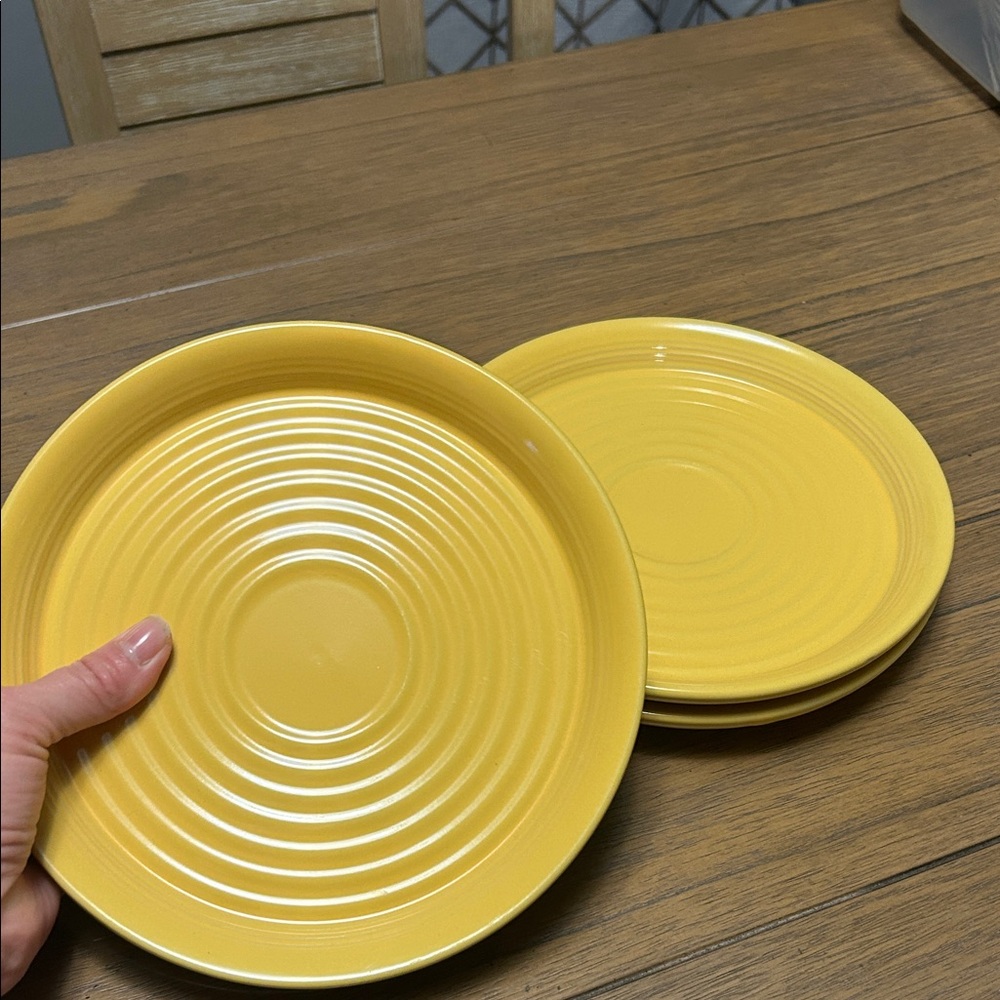 Yellow Plates Set - Picture 4 of 4